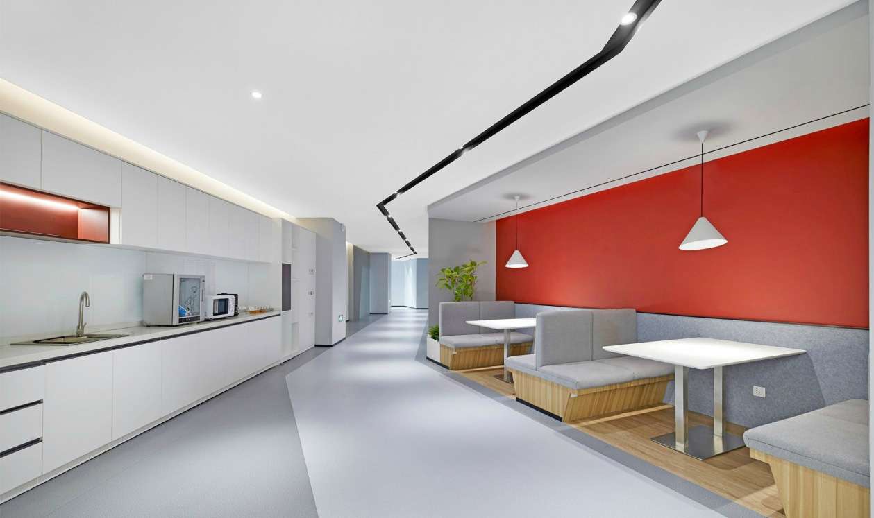 辦公室裝修需要處理好辦公空間的秘密與公共空間的關(guān)系 辦公室裝修需要處理好辦公空間的秘密與公共空間的關(guān)系