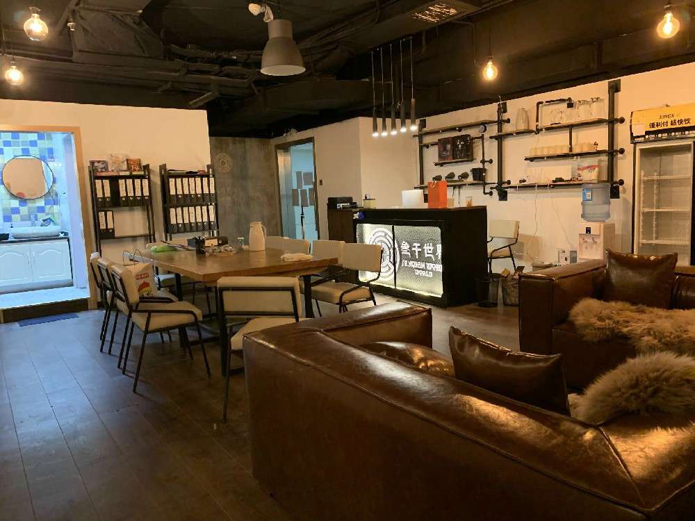 1661242440135971.jpg 鄭州特色劇情體驗館裝修設計