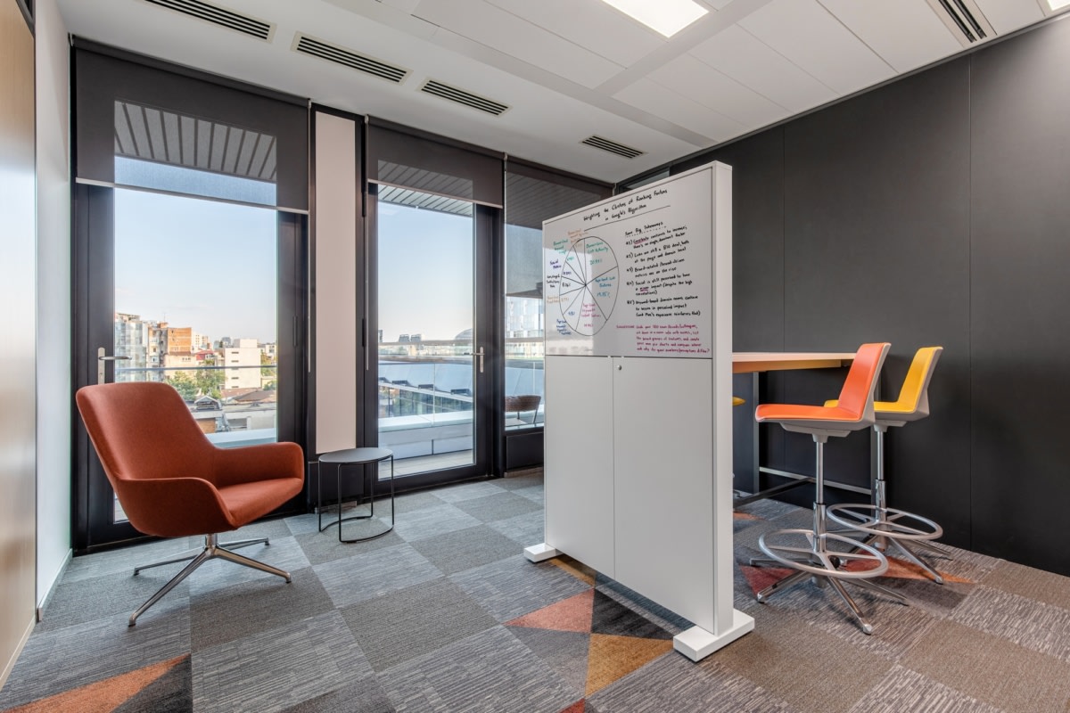 845平米集團分公司辦公室裝修效果圖