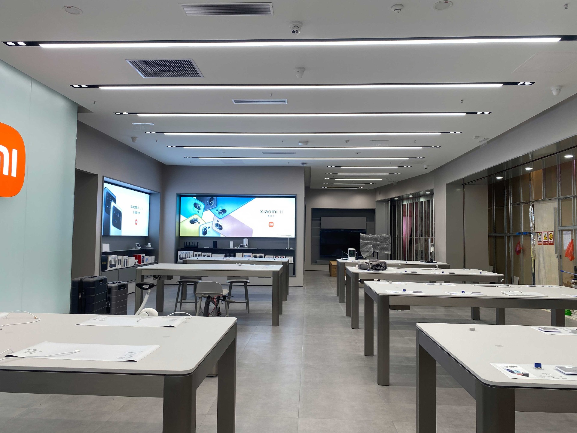 240㎡小米手機體驗店裝修效果圖