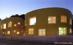 最新杏黃色創(chuàng)意后現(xiàn)代風格小型商場外觀裝修效