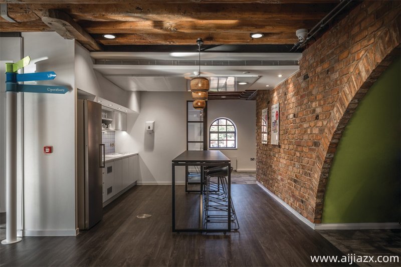 如何裝修躍層的鄭州辦公室？